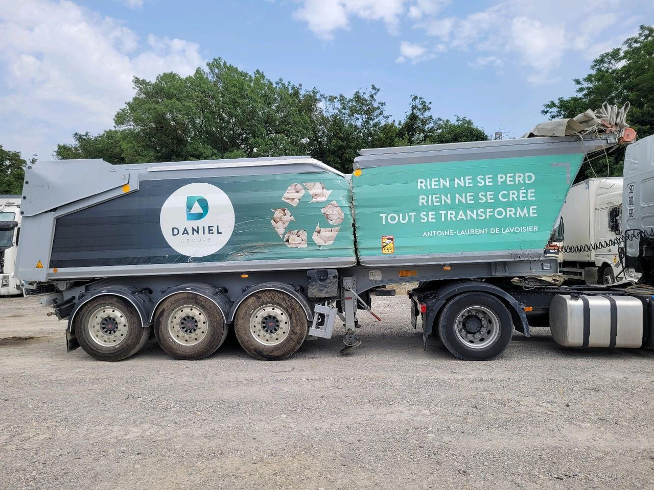 BENALU BENNE C39 3 ESSIEUX - Semi-remorque benne: photos 2 BENALU BENNE C39 3 ESSIEUX - Semi-remorque benne: photos 2