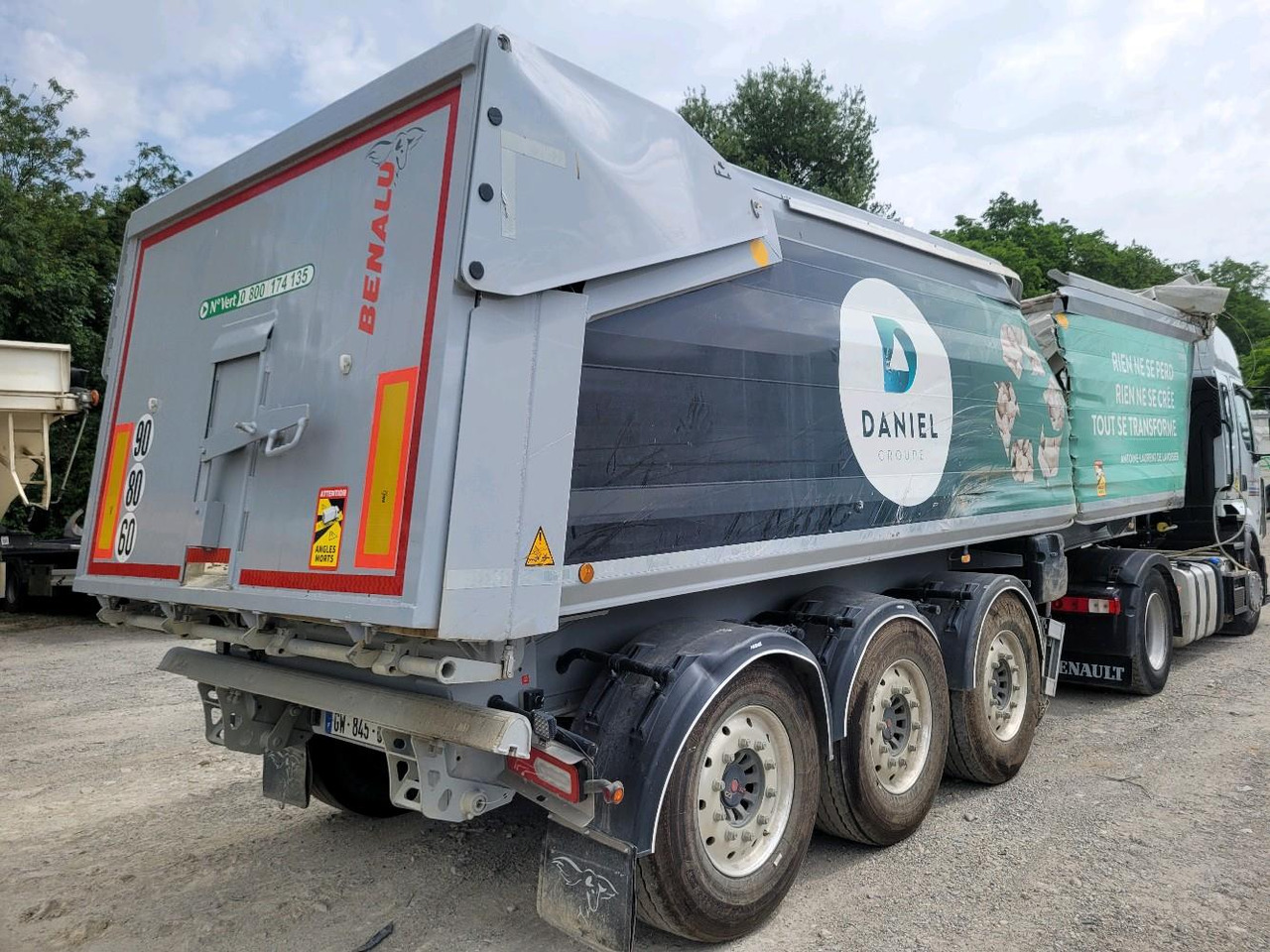 BENALU BENNE C39 3 ESSIEUX - Semi-remorque benne: photos 3 BENALU BENNE C39 3 ESSIEUX - Semi-remorque benne: photos 3