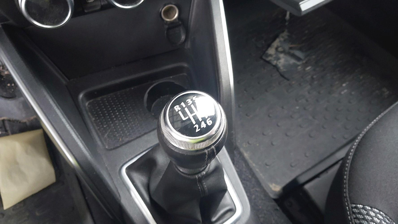 Voiture DACIA DUSTER II 1.5 BLUEDCI 115: photos 15 Voiture DACIA DUSTER II 1.5 BLUEDCI 115: photos 15