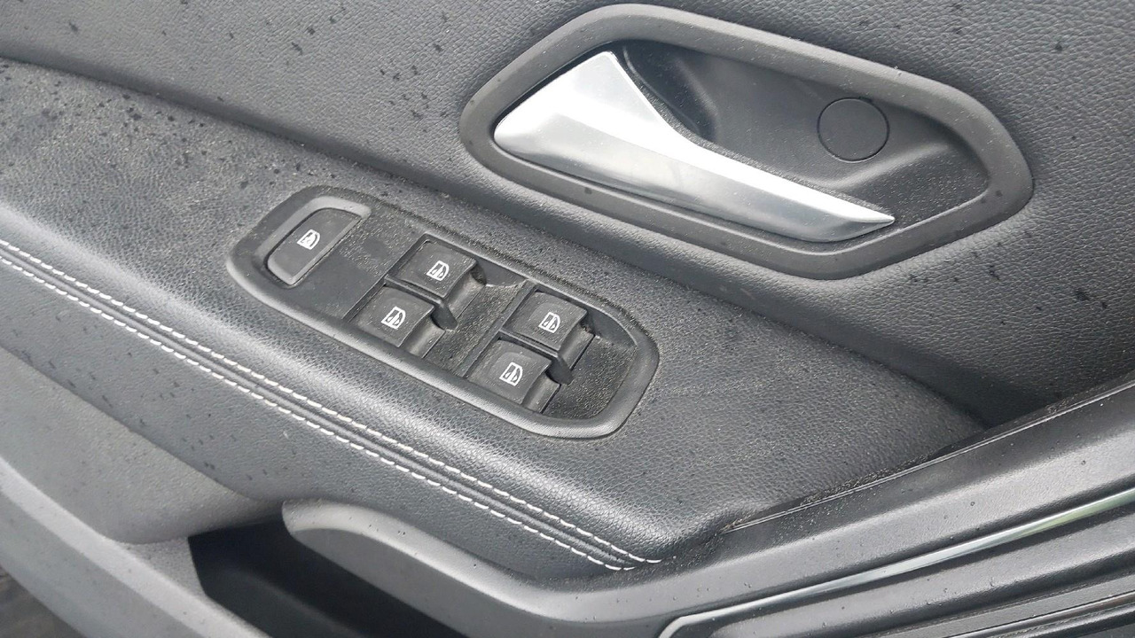 Voiture DACIA DUSTER II 1.5 BLUEDCI 115: photos 18 Voiture DACIA DUSTER II 1.5 BLUEDCI 115: photos 18