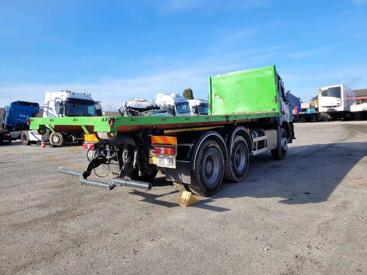 MERCEDES AROCS 2640 6X4 - Camion plateau: photos 4 MERCEDES AROCS 2640 6X4 - Camion plateau: photos 4
