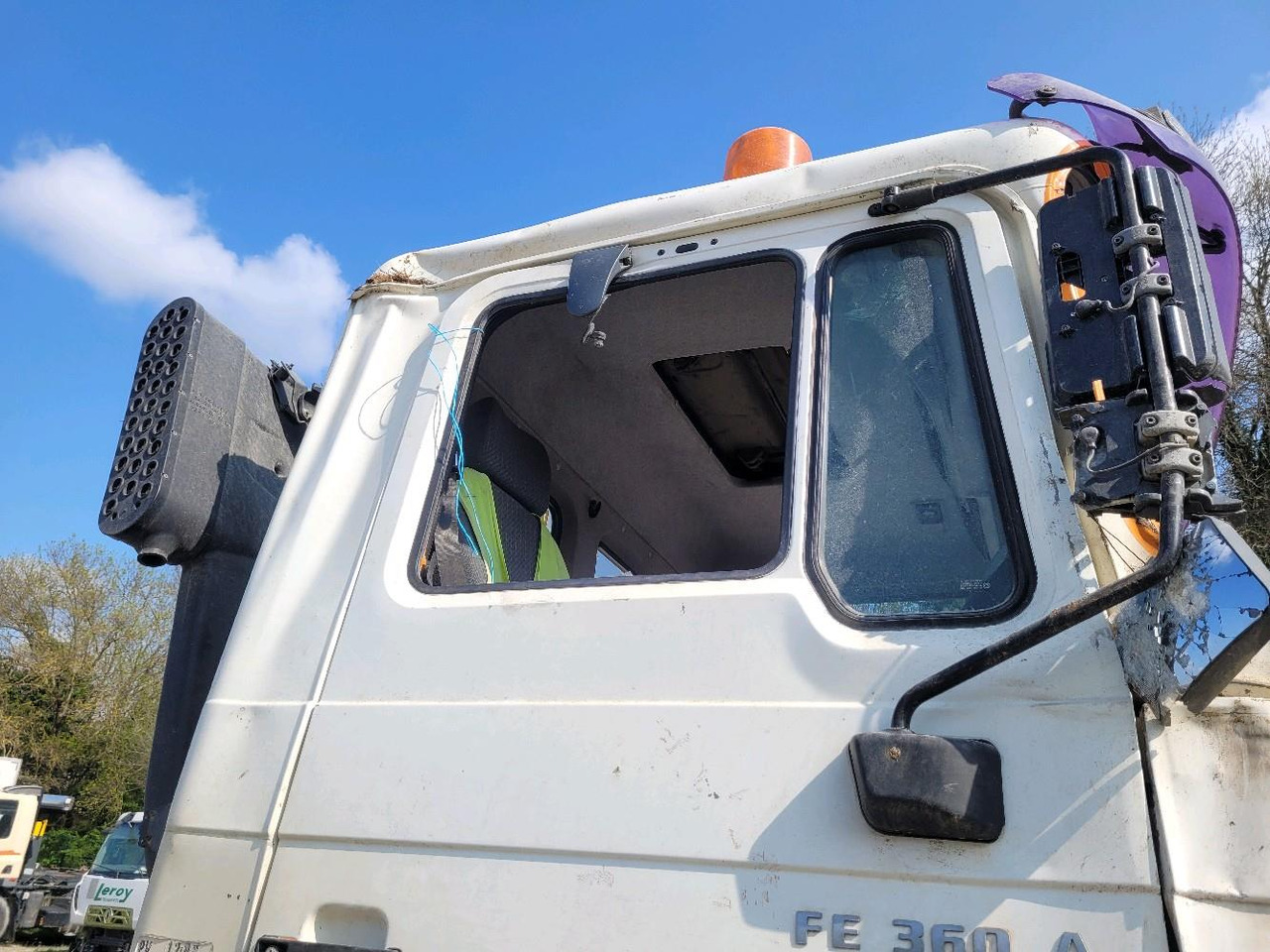 Camion porte-conteneur/ Caisse mobile MN FE360A POLYBENNE 8X4: photos 19