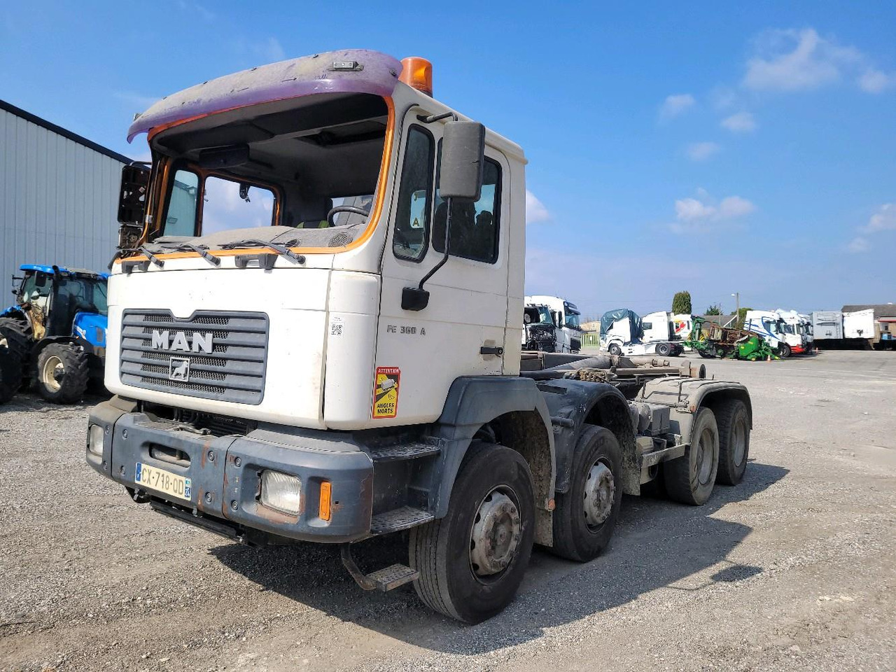 Camion porte-conteneur/ Caisse mobile MN FE360A POLYBENNE 8X4: photos 9