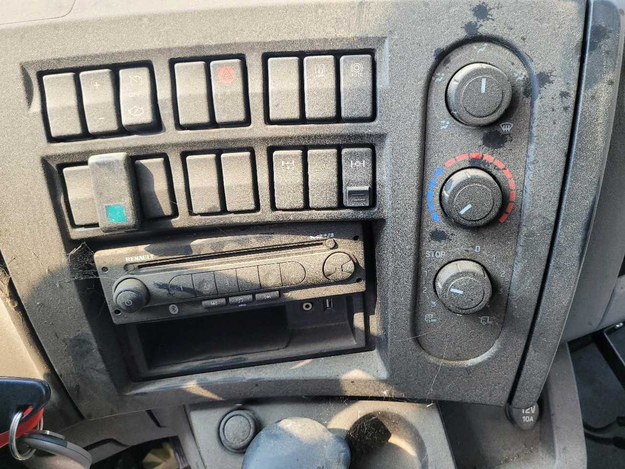 Châssis cabine RENAULT D12: photos 13