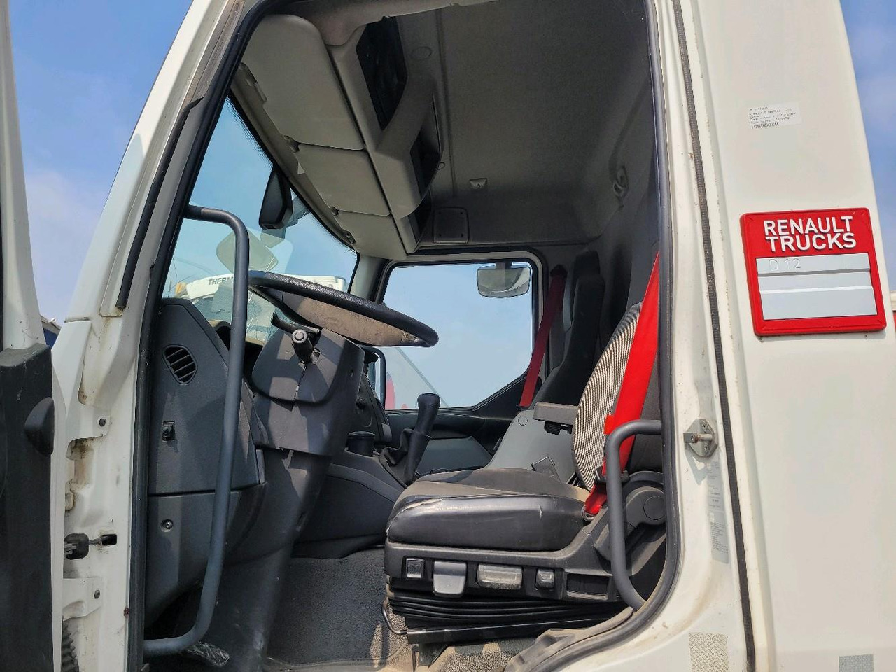 Photo d'intérieur 1: Châssis cabine RENAULT D12