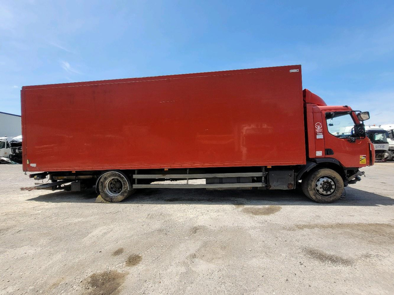 RENAULT D19 WIDE - Camion fourgon: photos 3 RENAULT D19 WIDE - Camion fourgon: photos 3