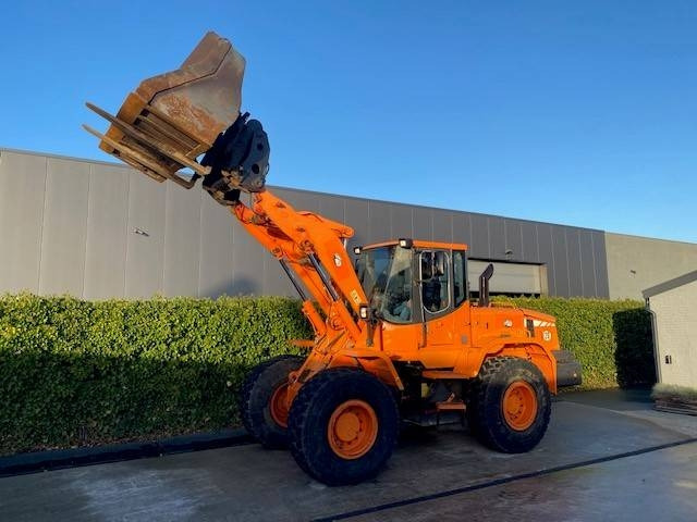 Doosan DL 200  - Chargeuse sur pneus: photos 1 Doosan DL 200  - Chargeuse sur pneus: photos 1