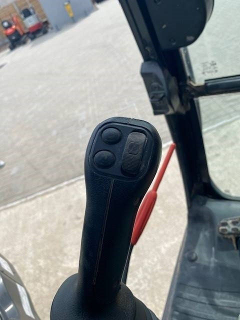 Pelle sur chenille Hitachi ZX 135 US 5-B: photos 16