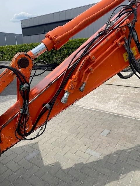 Pelle sur chenille Hitachi ZX 135 US 5-B: photos 10