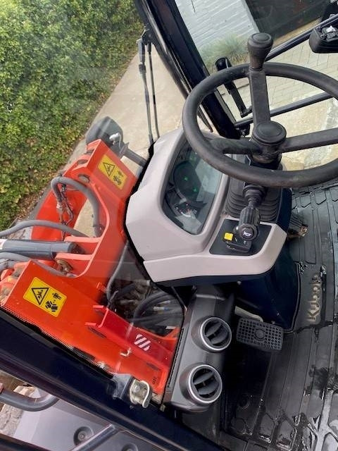 Chargeuse sur pneus Kubota R 065: photos 35