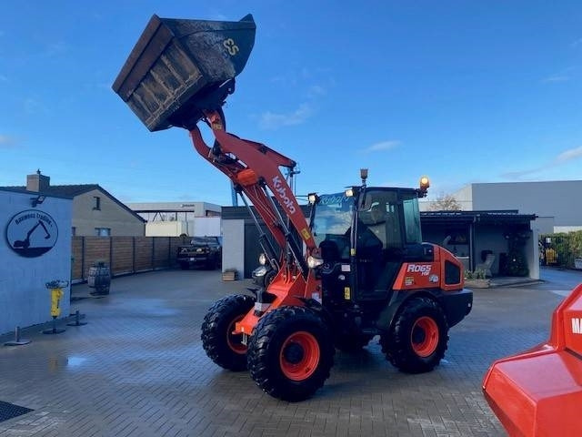 Chargeuse sur pneus Kubota R 065: photos 20