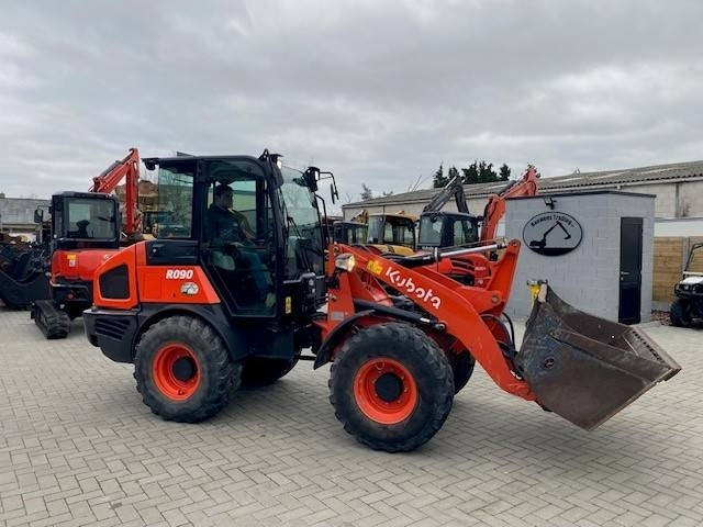 Kubota R 090 - Chargeuse sur pneus: photos 4 Kubota R 090 - Chargeuse sur pneus: photos 4