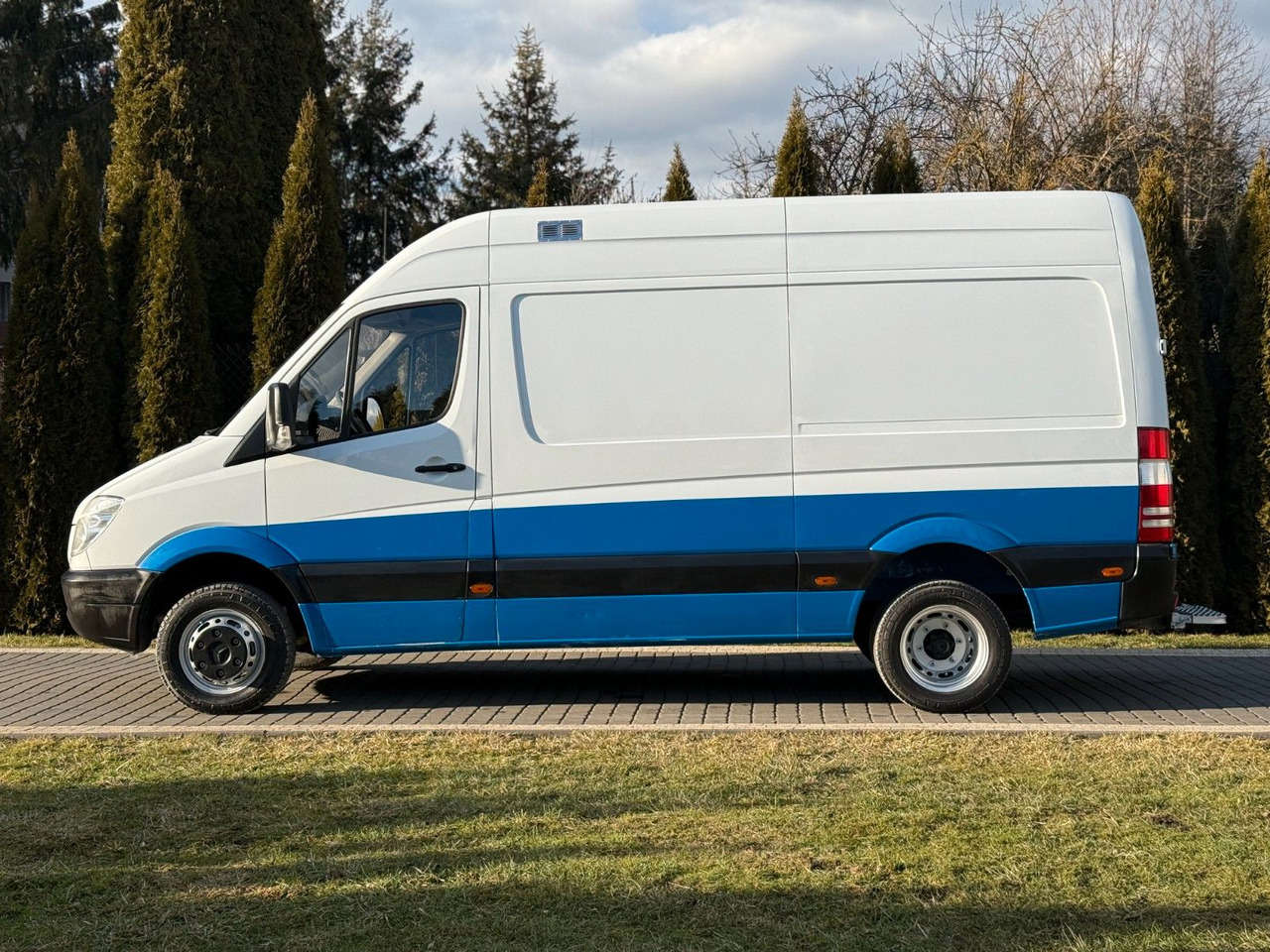 Mercedes-Benz SPRINTER 516 3,5 T FURGON - Fourgon grand volume: photos 4 Mercedes-Benz SPRINTER 516 3,5 T FURGON - Fourgon grand volume: photos 4
