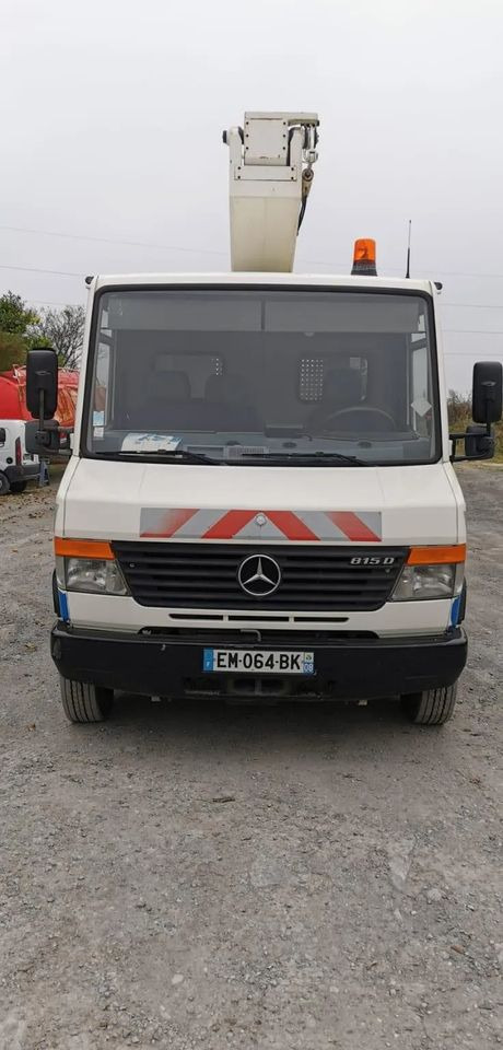 Mercedes-Benz VARIO 815D 17 M - Camion avec nacelle: photos 2 Mercedes-Benz VARIO 815D 17 M - Camion avec nacelle: photos 2