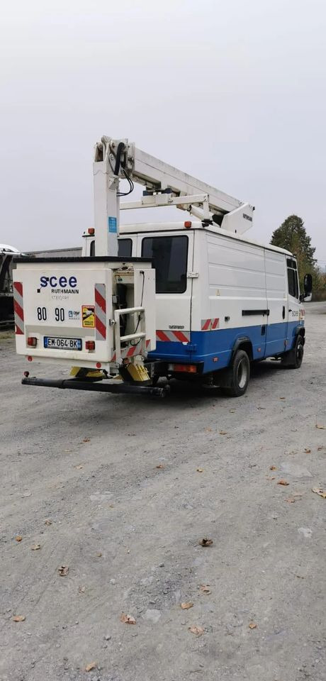 Mercedes-Benz VARIO 815D 17 M - Camion avec nacelle: photos 4 Mercedes-Benz VARIO 815D 17 M - Camion avec nacelle: photos 4
