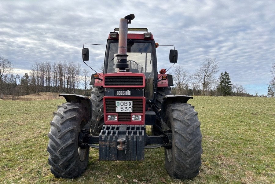 CASE IH 1455 XL - Tracteur agricole: photos 2 CASE IH 1455 XL - Tracteur agricole: photos 2