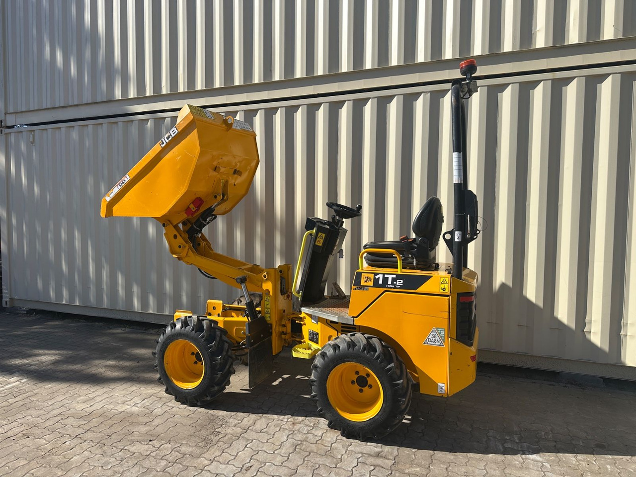 JCB 1T-2 High Tip Dumper, 440 Bh, 1.000 KG - Mini tombereau: photos 3 JCB 1T-2 High Tip Dumper, 440 Bh, 1.000 KG - Mini tombereau: photos 3