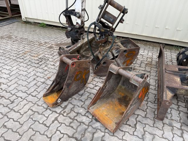 Mini pelle O & K RH1.48 / 4.680 KG / Greifer + 3 x Löffel: photos 8 Mini pelle O & K RH1.48 / 4.680 KG / Greifer + 3 x Löffel: photos 8