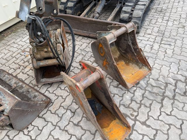 Mini pelle O & K RH1.48 / 4.680 KG / Greifer + 3 x Löffel: photos 9 Mini pelle O & K RH1.48 / 4.680 KG / Greifer + 3 x Löffel: photos 9