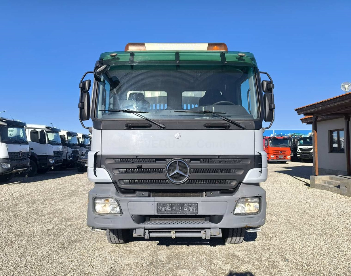 MERCEDES-BENZ Actros 1855 4X4 - Camion benne: photos 2 MERCEDES-BENZ Actros 1855 4X4 - Camion benne: photos 2