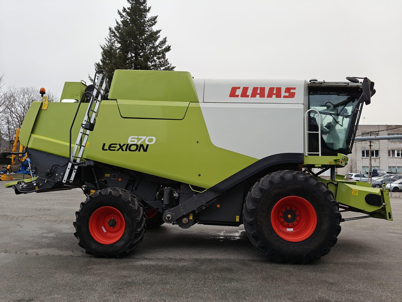 Claas Lexion 670 - Moissonneuse-batteuse: photos 3 Claas Lexion 670 - Moissonneuse-batteuse: photos 3