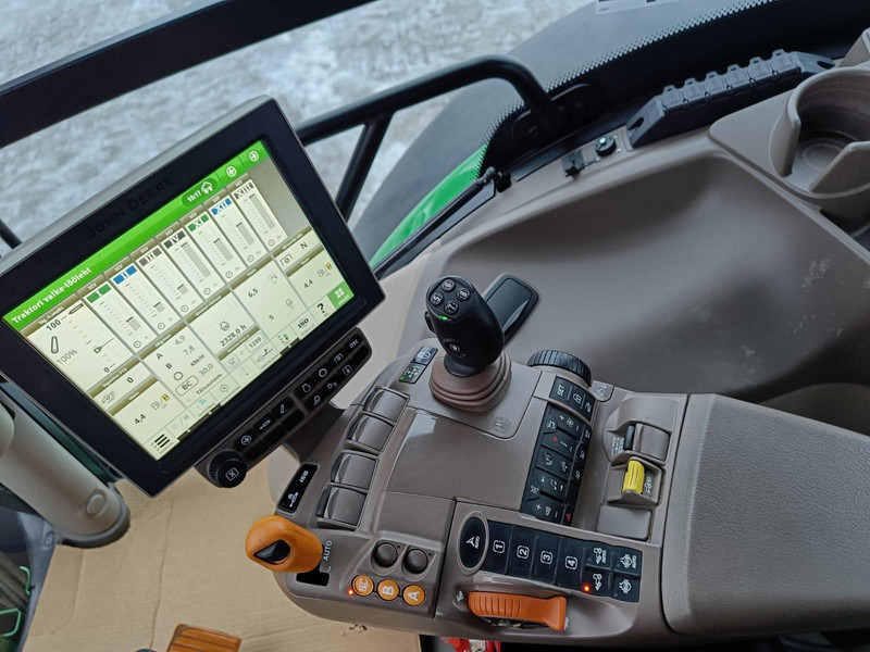 Tracteur agricole John Deere 6215R: photos 12