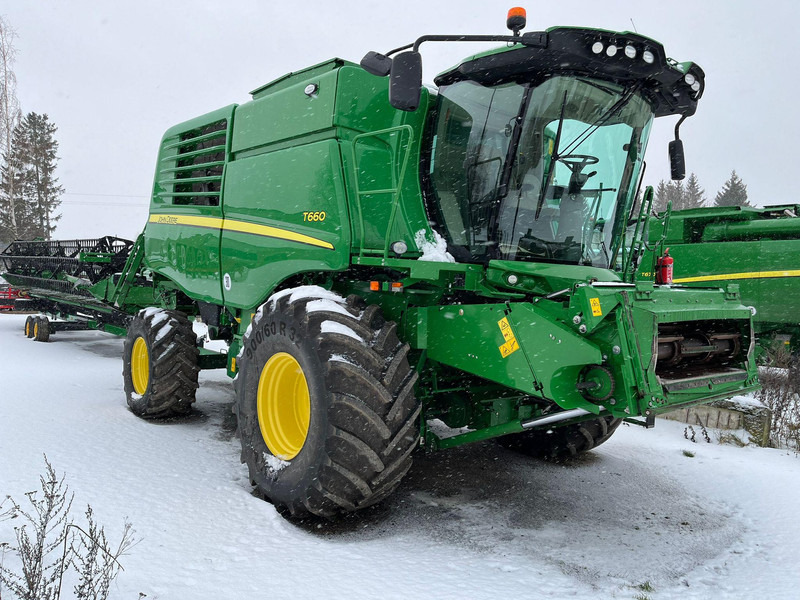 John Deere T660 - Moissonneuse-batteuse: photos 2 John Deere T660 - Moissonneuse-batteuse: photos 2