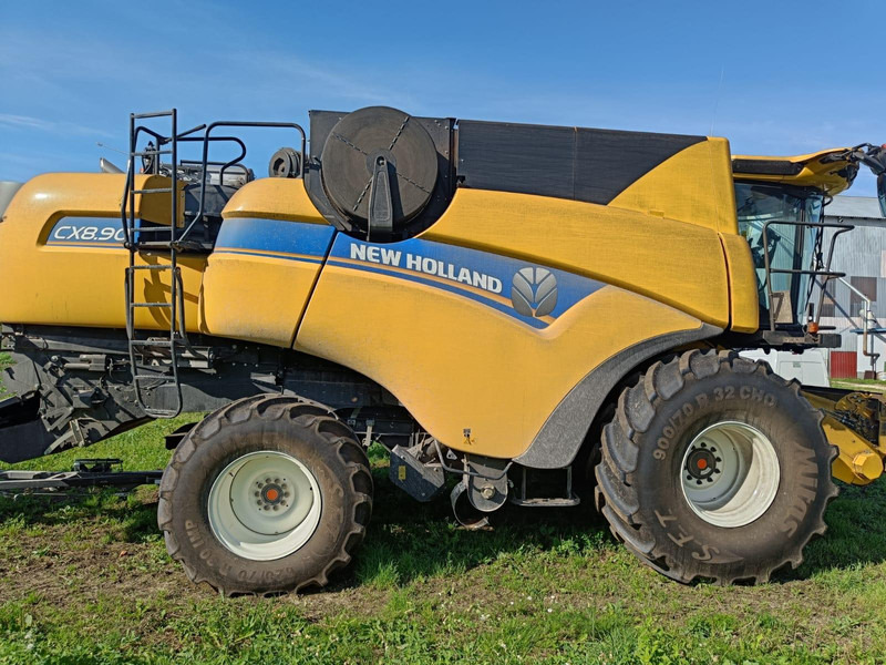 New Holland CX 8.90 - Moissonneuse-batteuse: photos 5 New Holland CX 8.90 - Moissonneuse-batteuse: photos 5