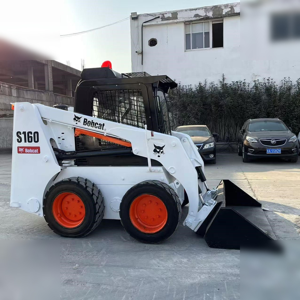 BOBCAT S160 - Mini chargeuse: photos 2 BOBCAT S160 - Mini chargeuse: photos 2
