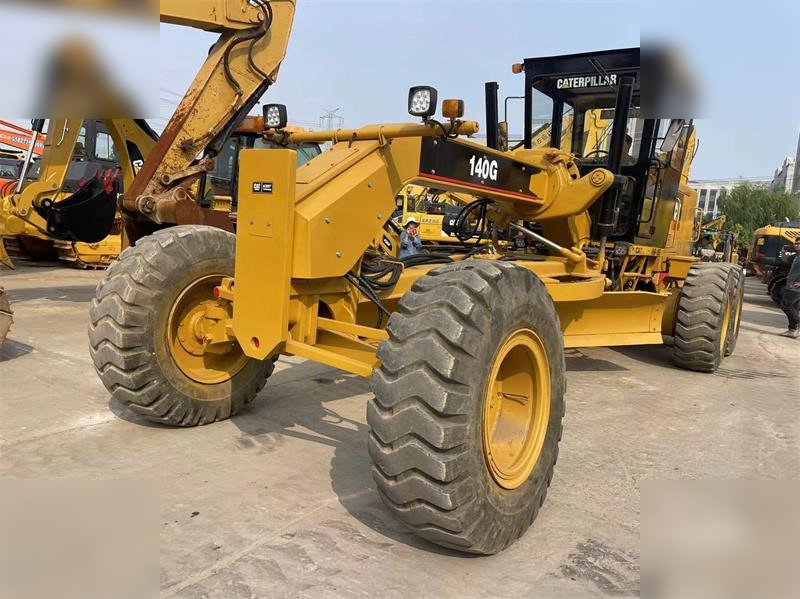 CATERPILLAR 140G - Niveleuse: photos 2 CATERPILLAR 140G - Niveleuse: photos 2