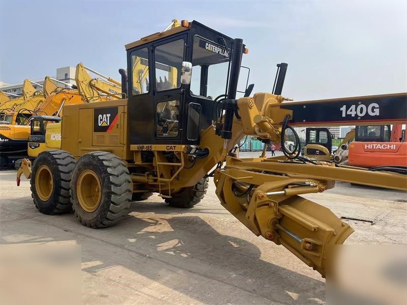 CATERPILLAR 140G - Niveleuse: photos 3 CATERPILLAR 140G - Niveleuse: photos 3