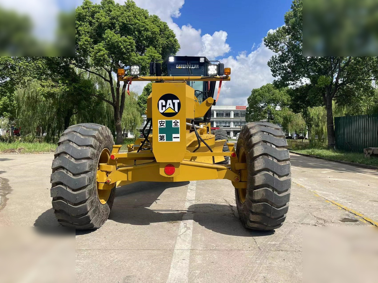 Niveleuse CATERPILLAR 140H: photos 9