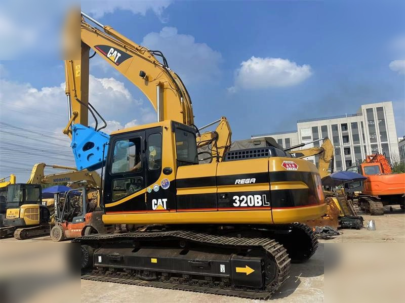 CATERPILLAR 320BL - Pelle sur chenille: photos 2 CATERPILLAR 320BL - Pelle sur chenille: photos 2