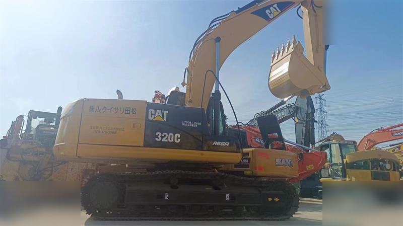 CATERPILLAR 320C - Pelle sur chenille: photos 1 CATERPILLAR 320C - Pelle sur chenille: photos 1