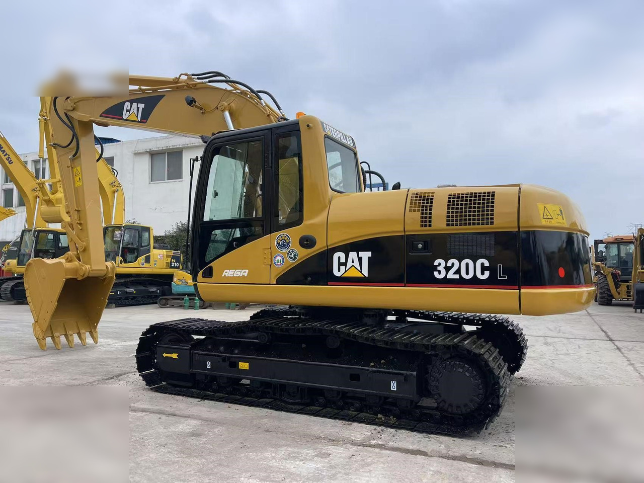 CATERPILLAR 320C - Pelle sur chenille: photos 2 CATERPILLAR 320C - Pelle sur chenille: photos 2