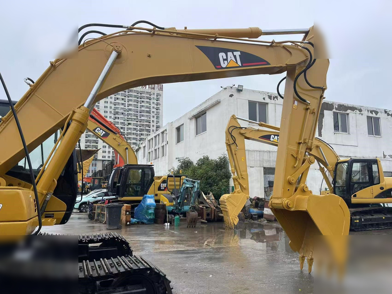 CATERPILLAR 320CL - Pelle sur chenille: photos 4 CATERPILLAR 320CL - Pelle sur chenille: photos 4