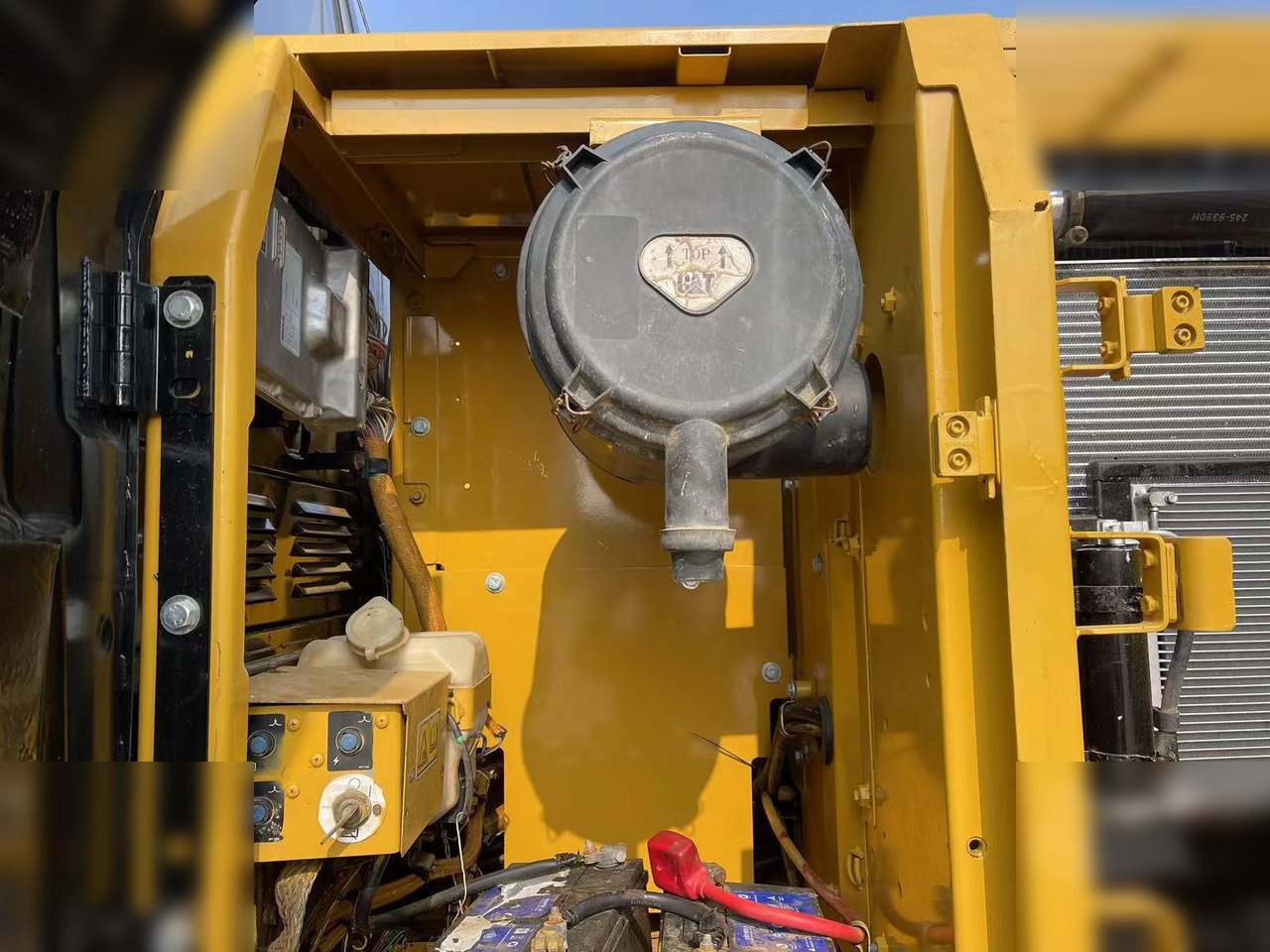 CATERPILLAR 320D - Pelle sur chenille: photos 5 CATERPILLAR 320D - Pelle sur chenille: photos 5