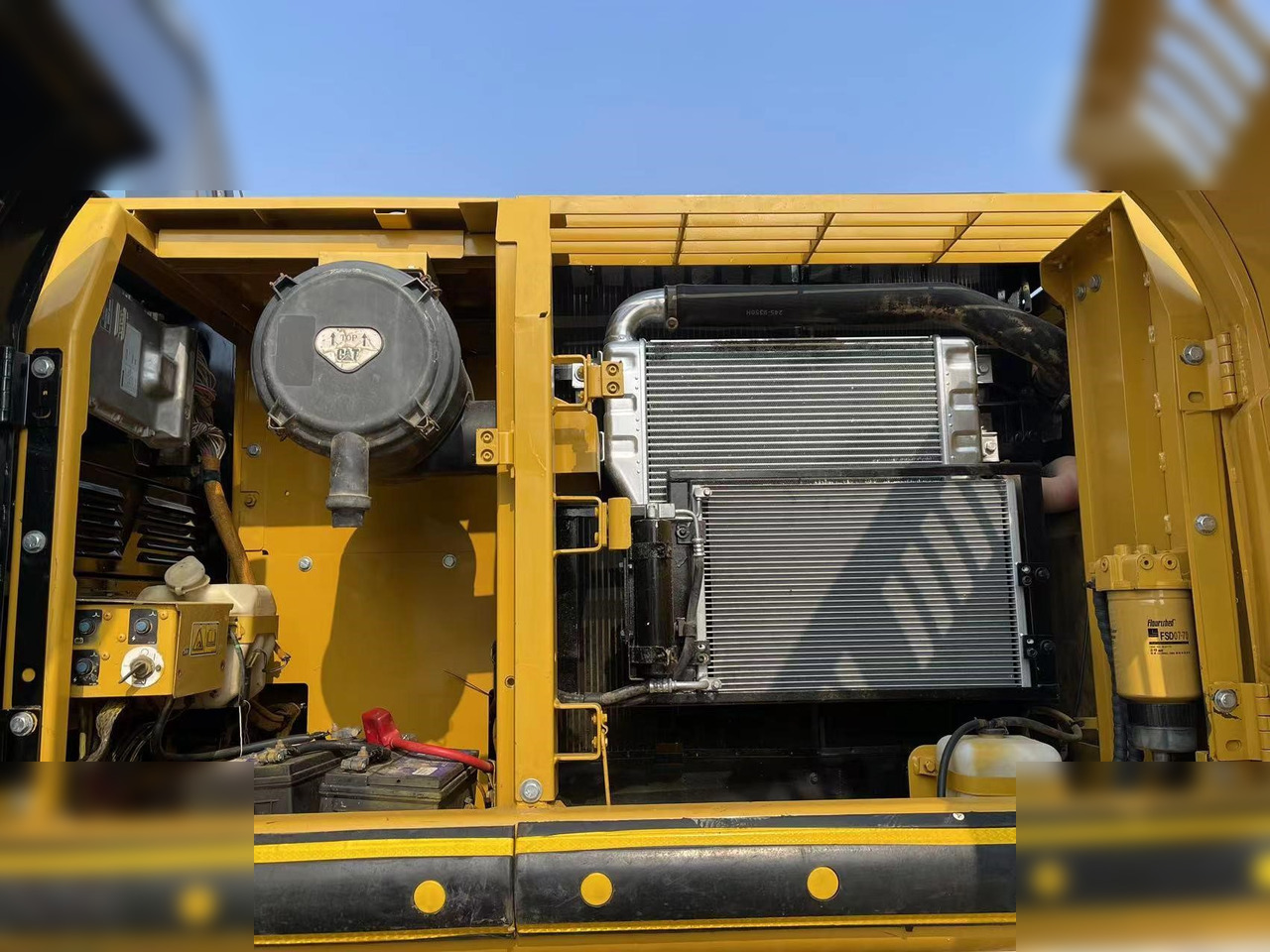 CATERPILLAR 320D - Pelle sur chenille: photos 2 CATERPILLAR 320D - Pelle sur chenille: photos 2