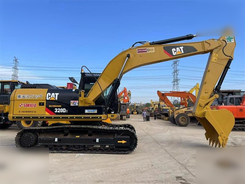 CATERPILLAR 320D2 - Pelle sur chenille: photos 5 CATERPILLAR 320D2 - Pelle sur chenille: photos 5