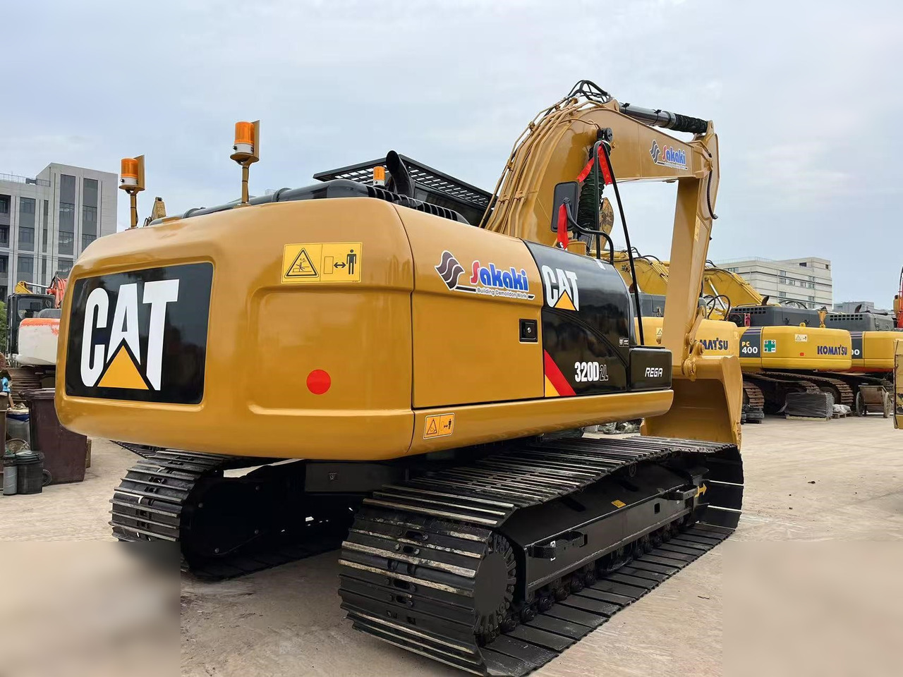 CATERPILLAR 320D2L - Pelle sur chenille: photos 2 CATERPILLAR 320D2L - Pelle sur chenille: photos 2