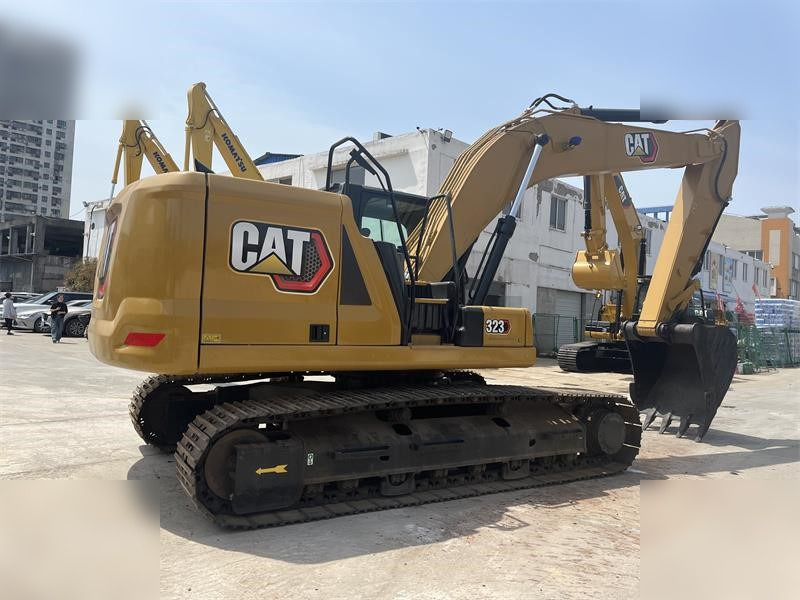 CATERPILLAR 323 - Pelle sur chenille: photos 2 CATERPILLAR 323 - Pelle sur chenille: photos 2