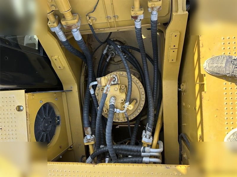 CATERPILLAR 330D - Pelle sur chenille: photos 5 CATERPILLAR 330D - Pelle sur chenille: photos 5