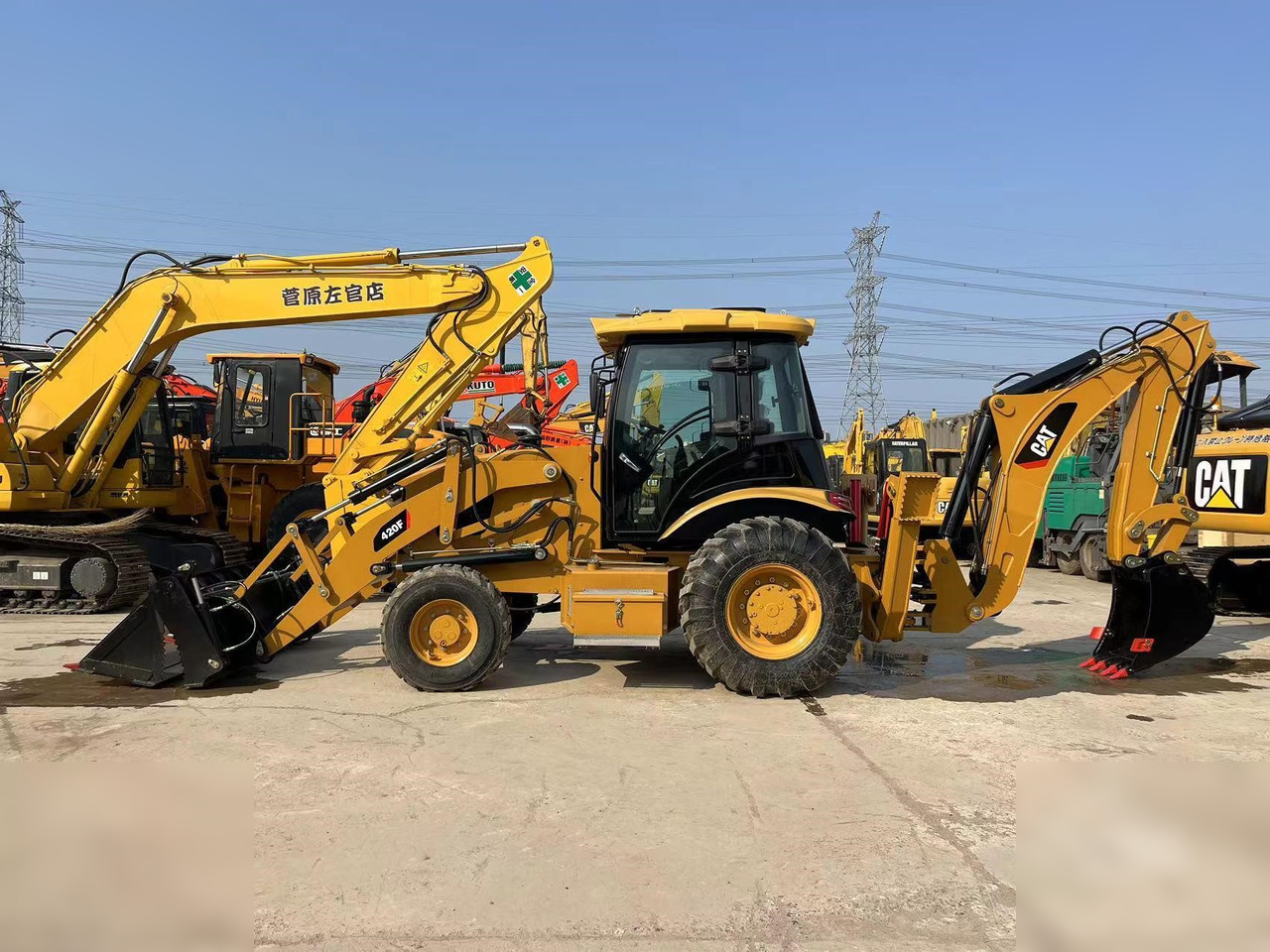 CATERPILLAR 420F - Tractopelle: photos 1 CATERPILLAR 420F - Tractopelle: photos 1