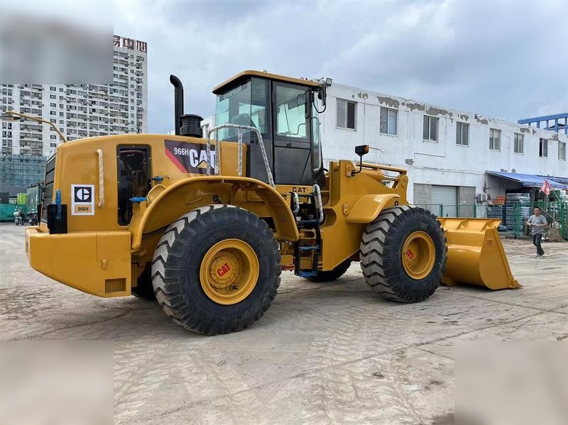 CATERPILLAR 966H - Chargeuse sur pneus: photos 2 CATERPILLAR 966H - Chargeuse sur pneus: photos 2