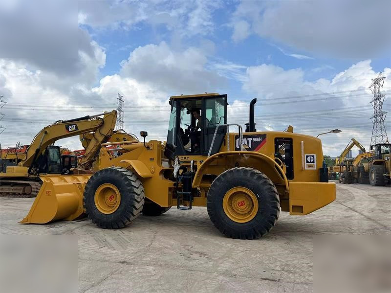 CATERPILLAR 966H - Chargeuse sur pneus: photos 1 CATERPILLAR 966H - Chargeuse sur pneus: photos 1