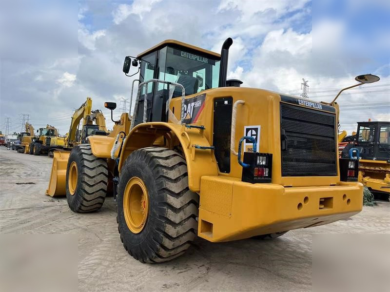 CATERPILLAR 966H - Chargeuse sur pneus: photos 5 CATERPILLAR 966H - Chargeuse sur pneus: photos 5