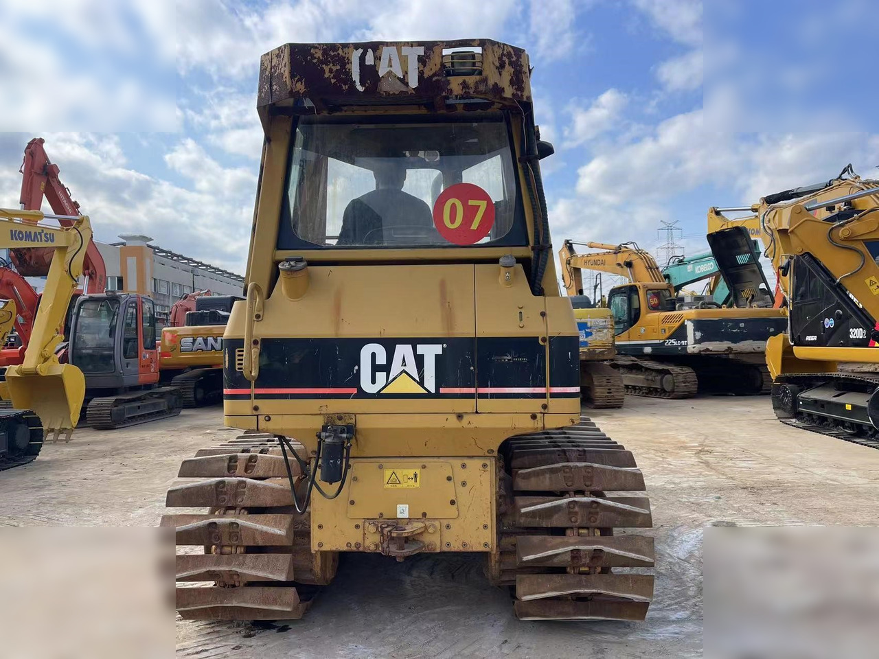 CATERPILLAR D3G - Bulldozer: photos 4 CATERPILLAR D3G - Bulldozer: photos 4