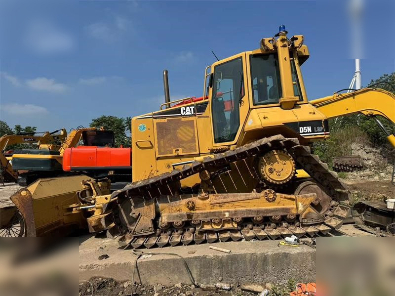 CATERPILLAR D5N - Bulldozer: photos 5 CATERPILLAR D5N - Bulldozer: photos 5