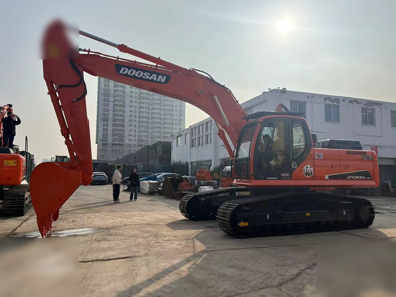 DOOSAN DX300 LC-9C - Pelle sur chenille: photos 2 DOOSAN DX300 LC-9C - Pelle sur chenille: photos 2