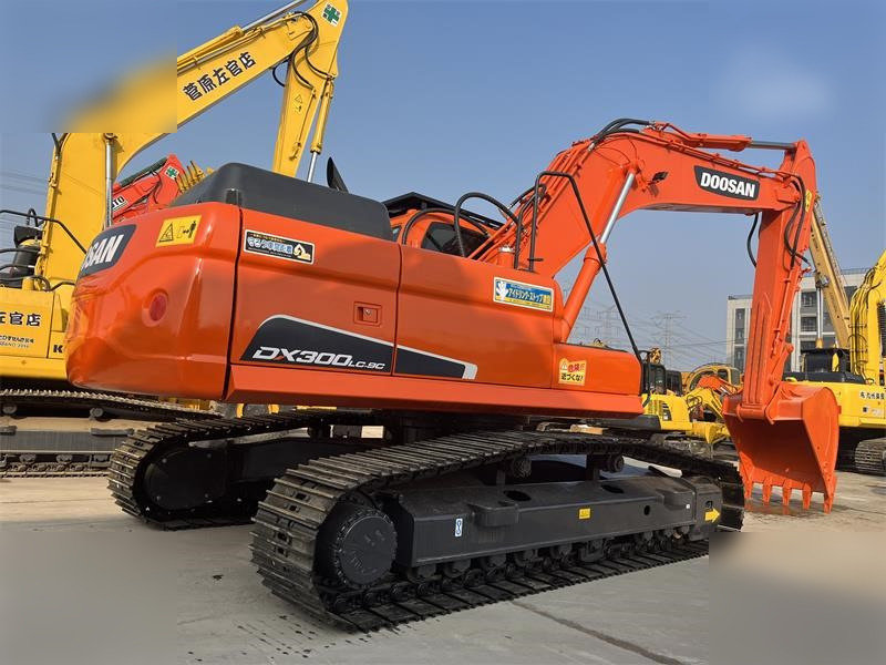 DOOSAN DX300 LC-9C - Pelle sur chenille: photos 3 DOOSAN DX300 LC-9C - Pelle sur chenille: photos 3